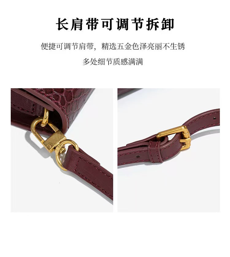 محفظة "الجلد الملكي": الأناقة الساحرة بتصميم جلد الأفعى المميز