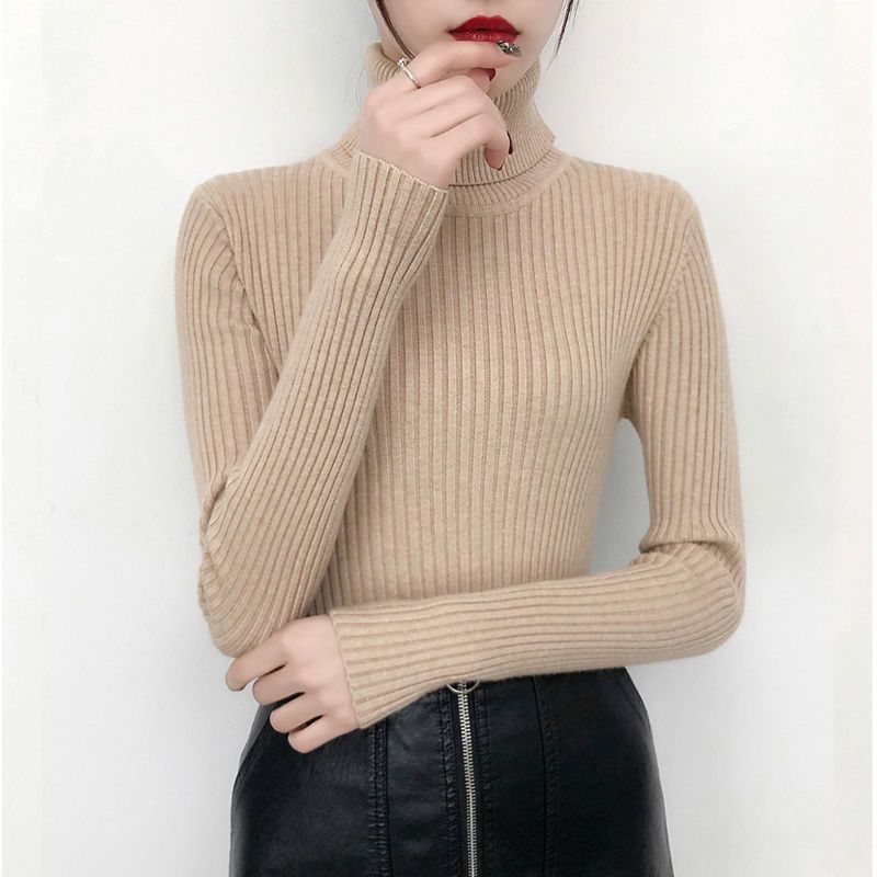 توب صوفي بياقة عالية لمسة دافئة وأناقة لا تُقاوم