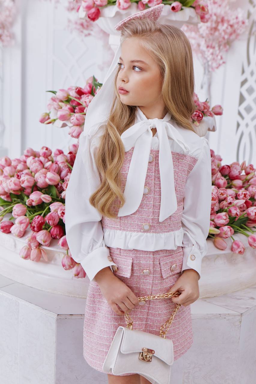 فستان شانيل+ جوارب و مقبط للشعر