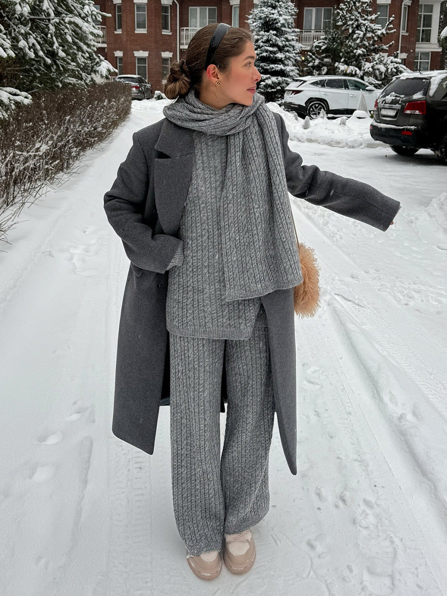 طقم كاجوال شتوي أنيق من ثلاث قطع  دفء وأناقة في إطلالة واحدة