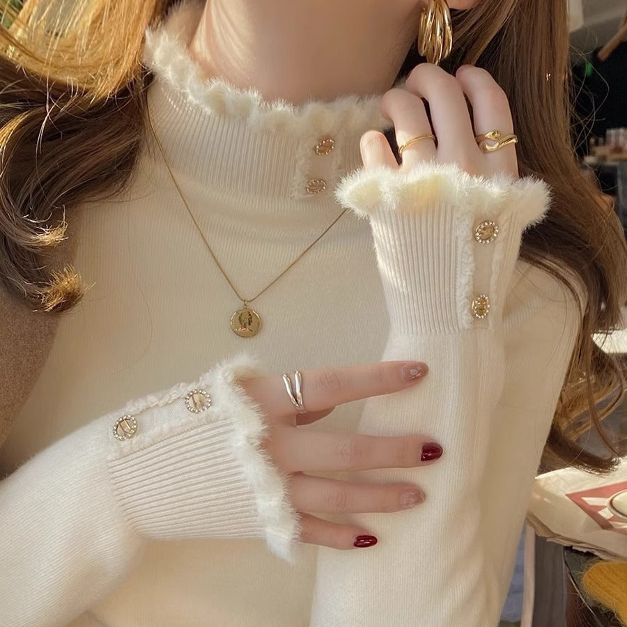 توب أنيق بتفاصيل راقية ولمسة أنثوية فاخرة