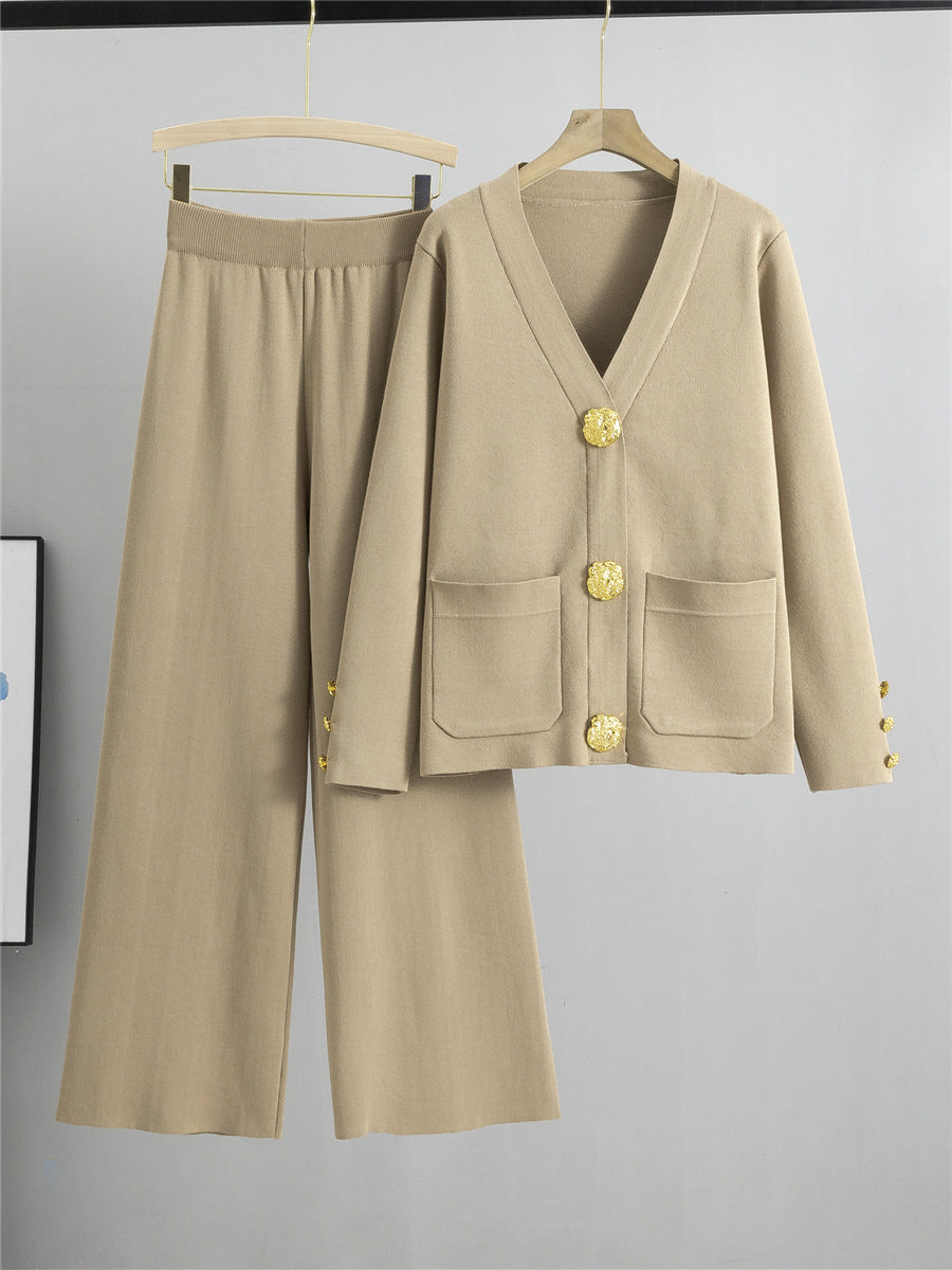 طقم أنيق فخامة تجمع بين الراحة والأناقة