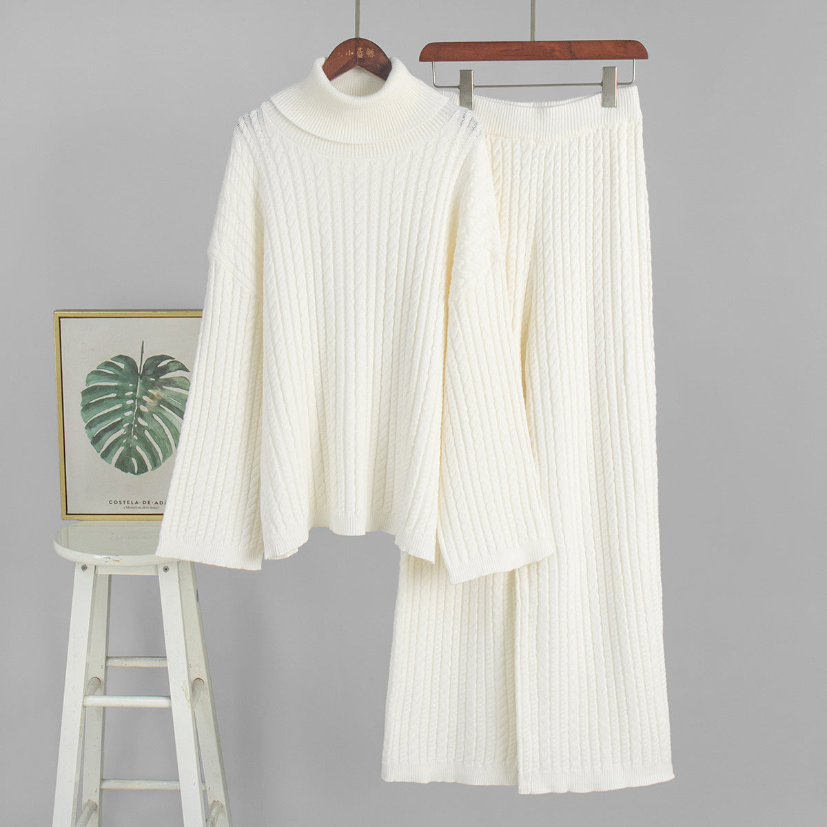 طقم كاجوال شتوي أنيق من ثلاث قطع  دفء وأناقة في إطلالة واحدة