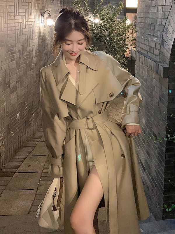 معطف أنيق بتصميم كلاسيكي فاخر لإطلالة راقية في كل مناسبة