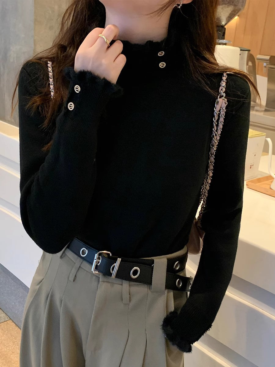 توب أنيق بتفاصيل راقية ولمسة أنثوية فاخرة