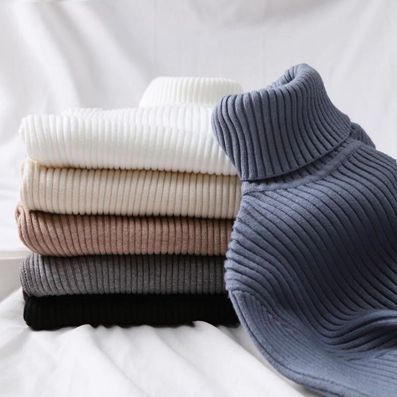 توب صوفي بياقة عالية لمسة دافئة وأناقة لا تُقاوم