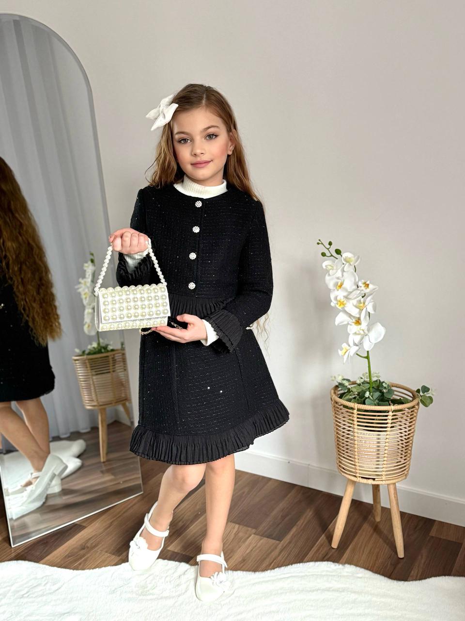 لبسة متكاملة  من 5 قطع ( جاكيت + تنورة + بلوز تريكو + حقيبة +فيونكة شعر)