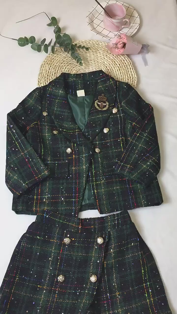 من تلات قطع(قميص+فيست+تنورة)
